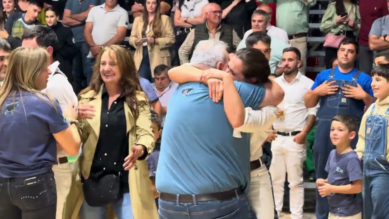 Elección de la Vaca Gran Campeona de Concurso Nacional de raza Frisona / El Campo de Asturias