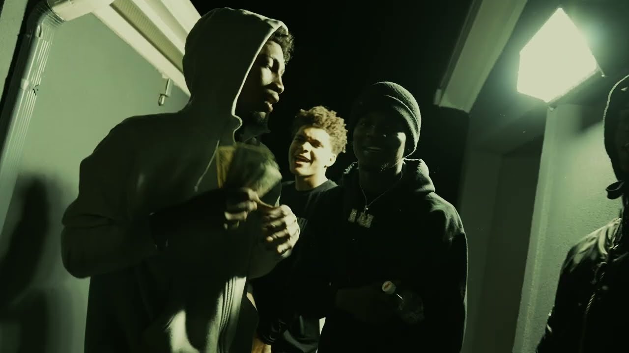 Tatah Bandz Ft. BBG Querii - Young & Turnt (Official Video) Dir By @COREYG