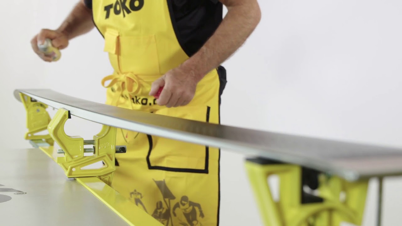 Toko High performance liquid paraffin - Anwendung Ski & Snowboards