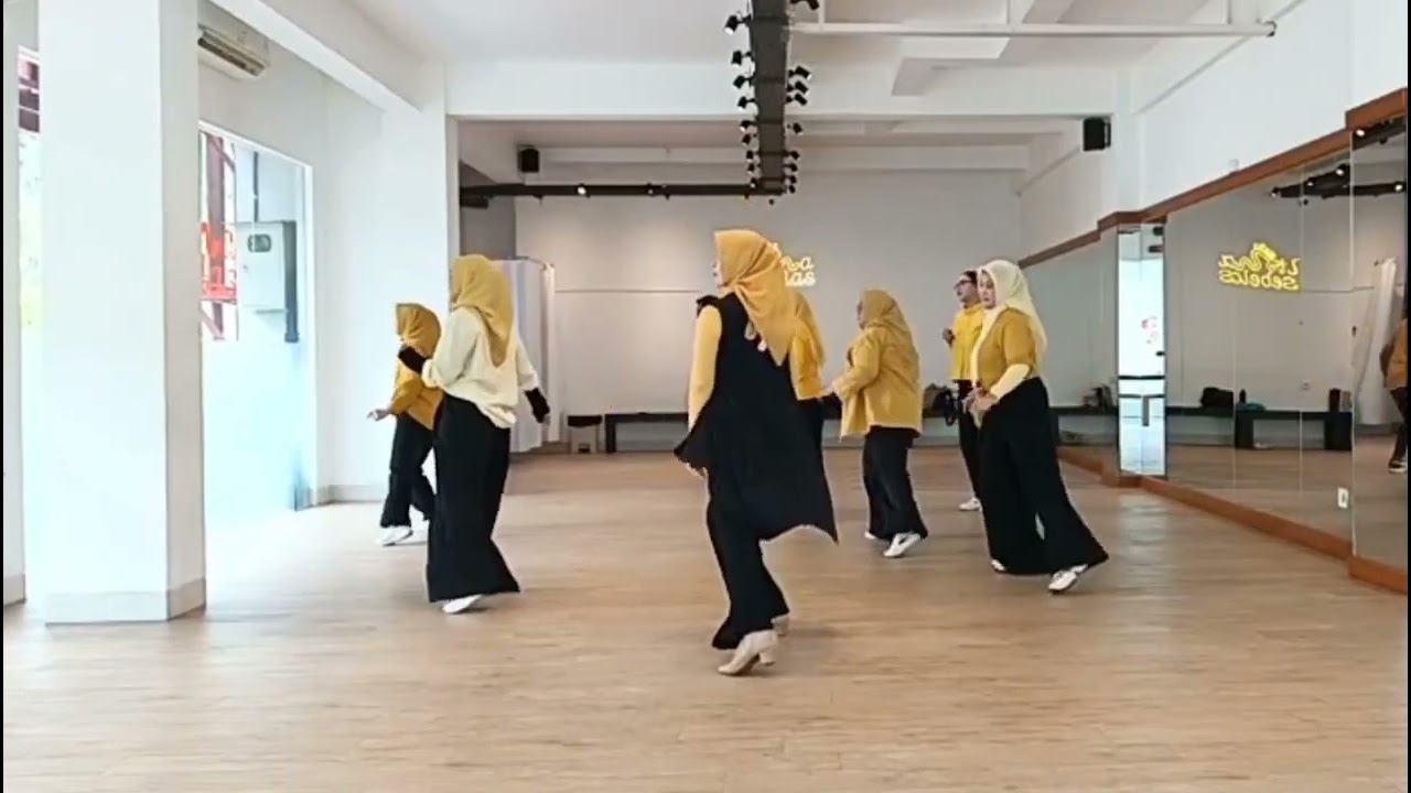Seperti Mati Lampu (Korean Version)🇰🇷🇰🇷|Beginner|Choreo:Stefani Izaak(INA)|Demo:KMGLD