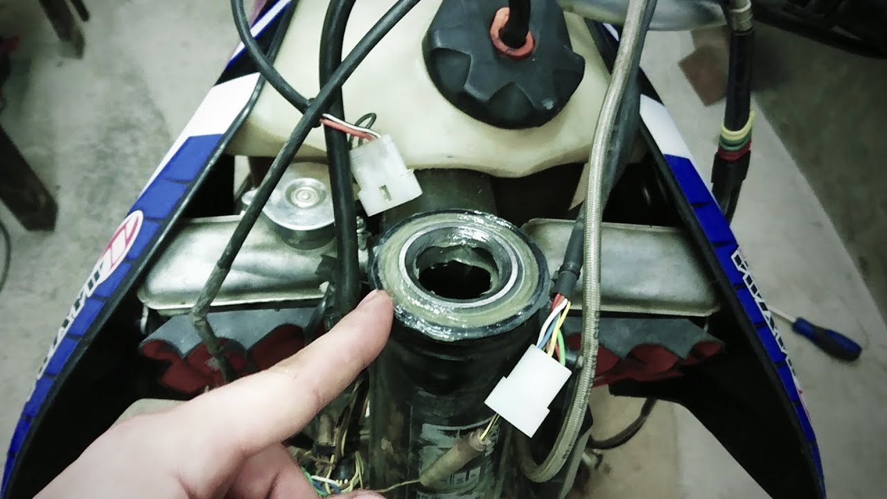 Moto Garažas #3 | Keičiame guolius, tvarkome galinę šakę!