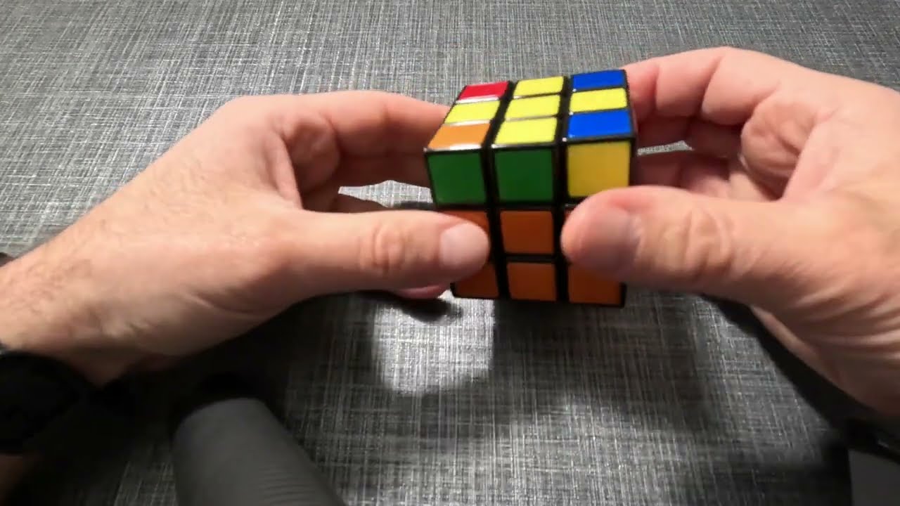 11. Risolvi il terzo strato del cubo di Rubik - Creazione della croce con uno spigolo!