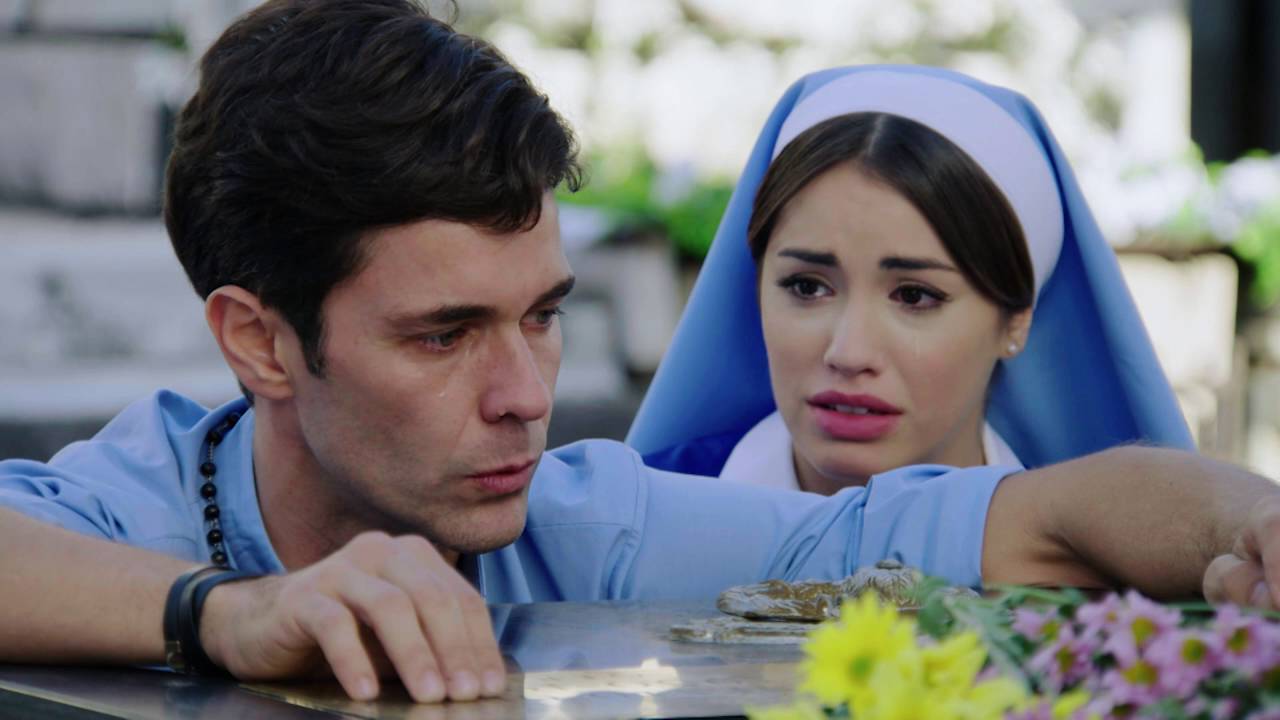 Esperanza mia, Tomás llora en la tumba de sus padres