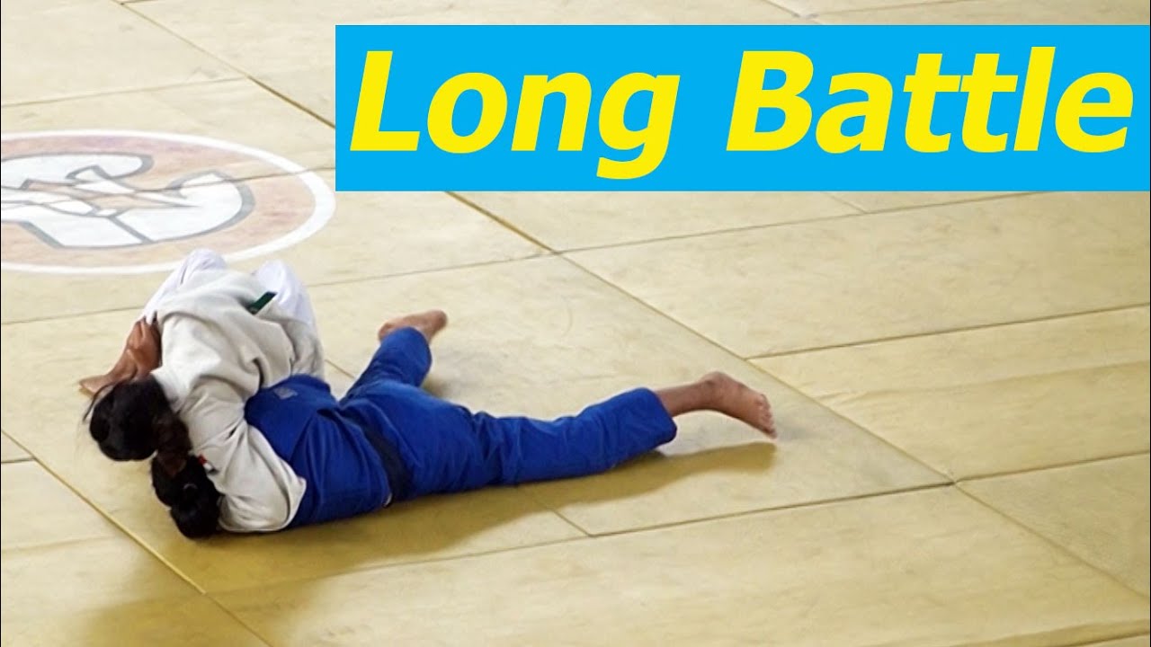 2 girls fight - Junior School Judo Competition