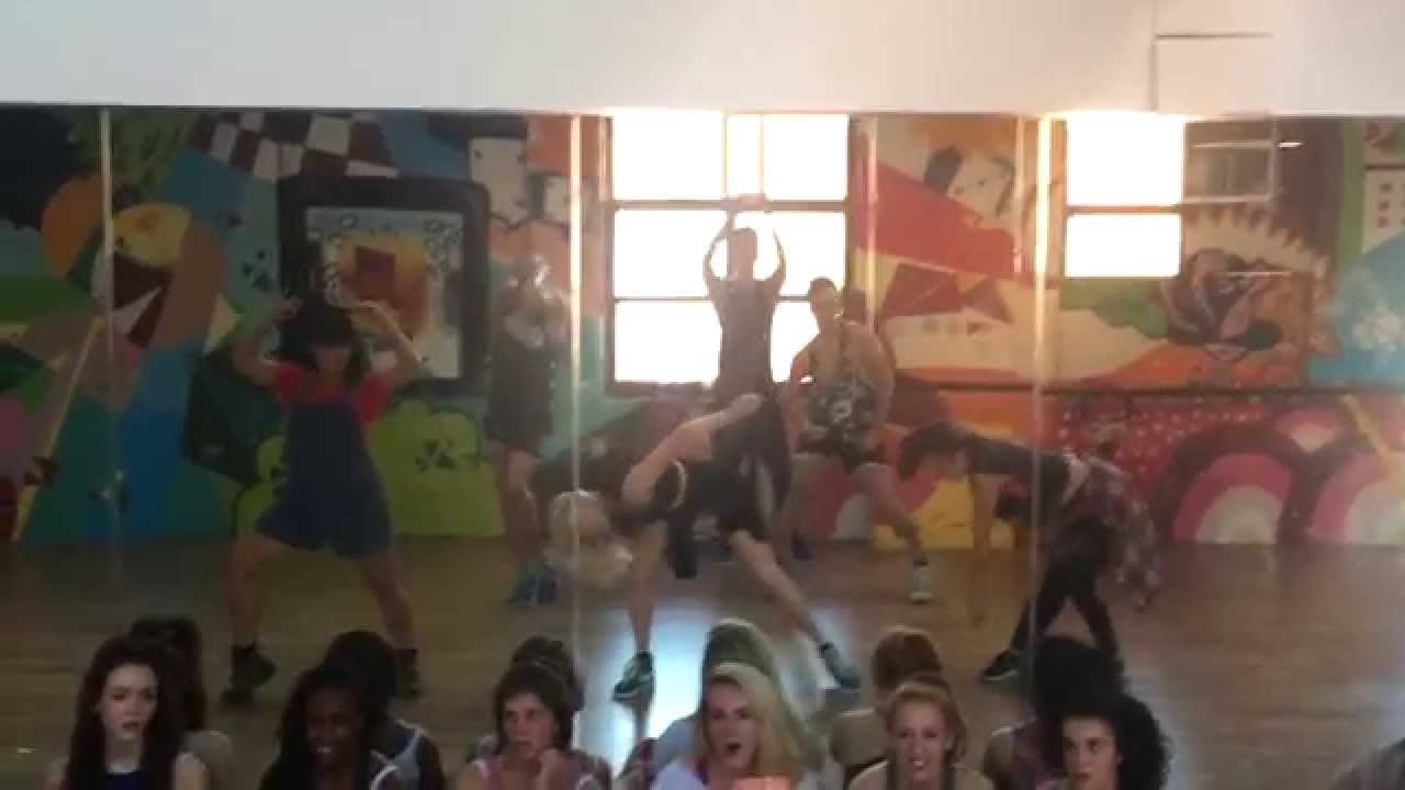 Nicole Scherzinger Poison Choreography