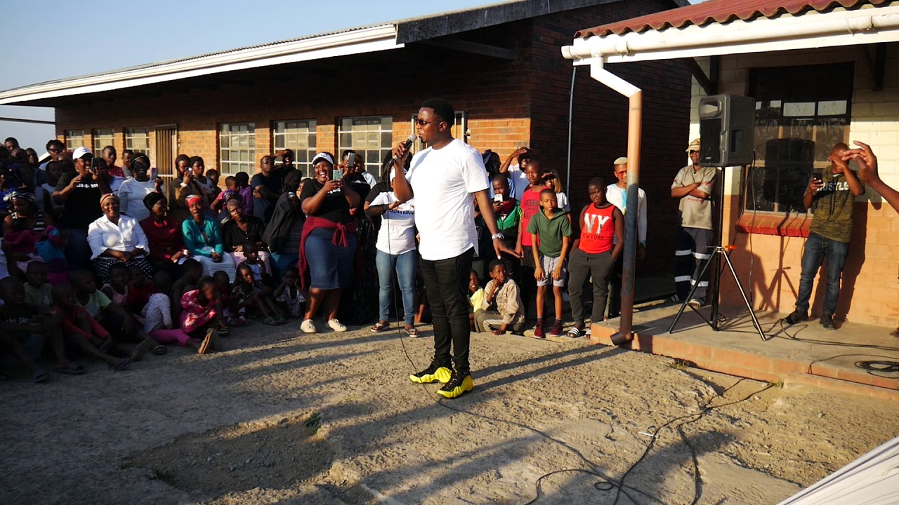 UkhoziFM Tshatha Ngobe Live at Ladies House and also discovering New Talent