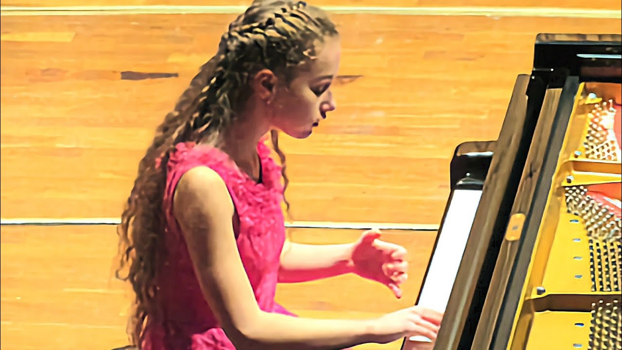 Nora plays Fryderyk Chopin: Nocturne in c moll Op. 48 Nr.1