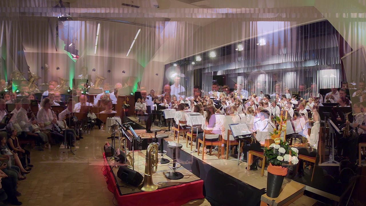 Toto in Concert - Stadtkapelle & Jugendblasorchester Haag