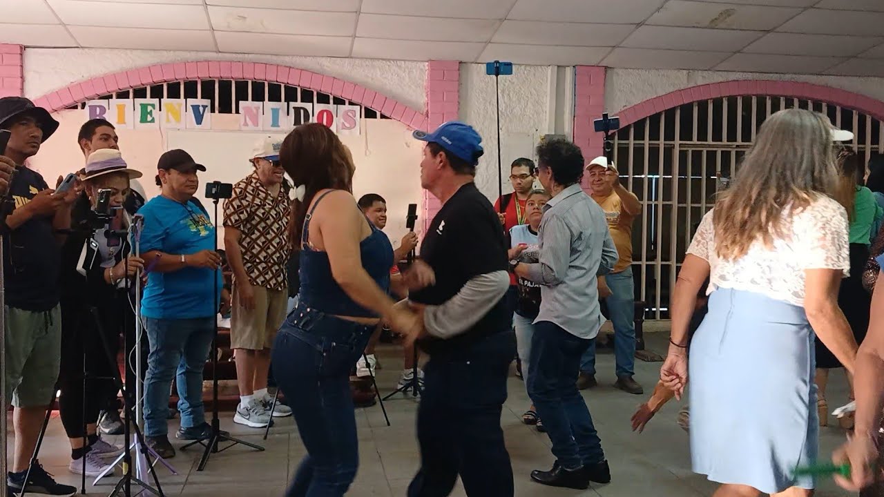 L🔴A LLEGADA DE VIKI EMOCIONO AL DULCERO Y VEA COMO SE MUEVEN🕺💃