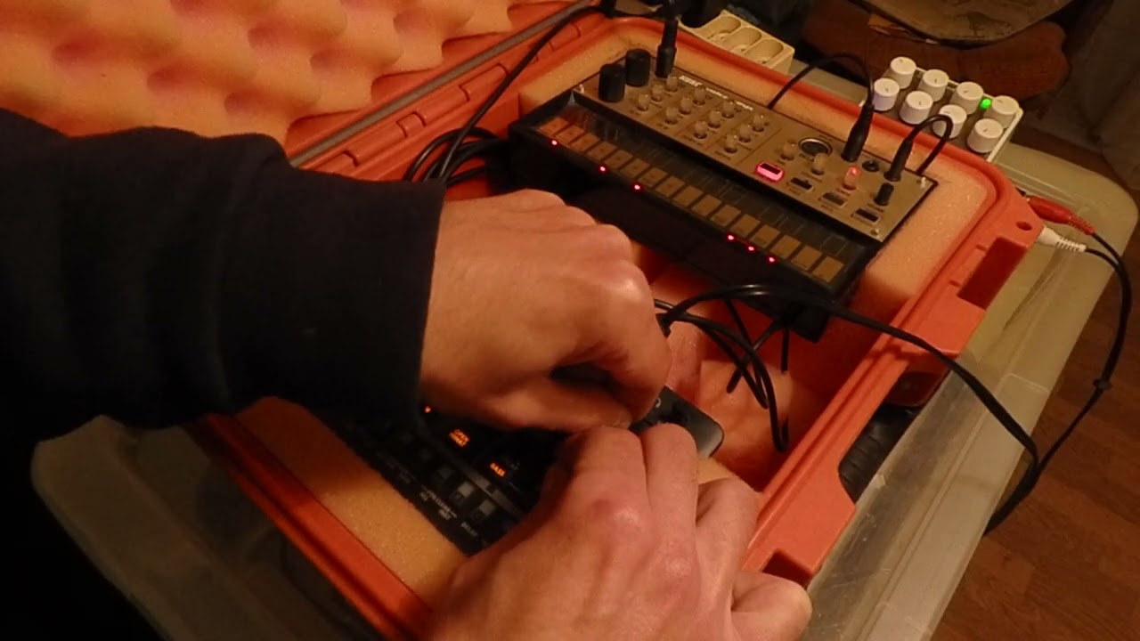 Roland T-8 Volca Keys 7