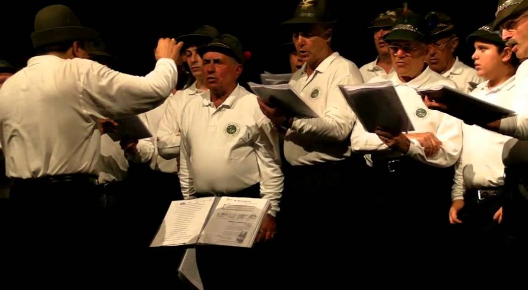 Madonnina dai riccioli d'oro - Coro della Neve dir. A.Gentile - Palena 14.8.2013