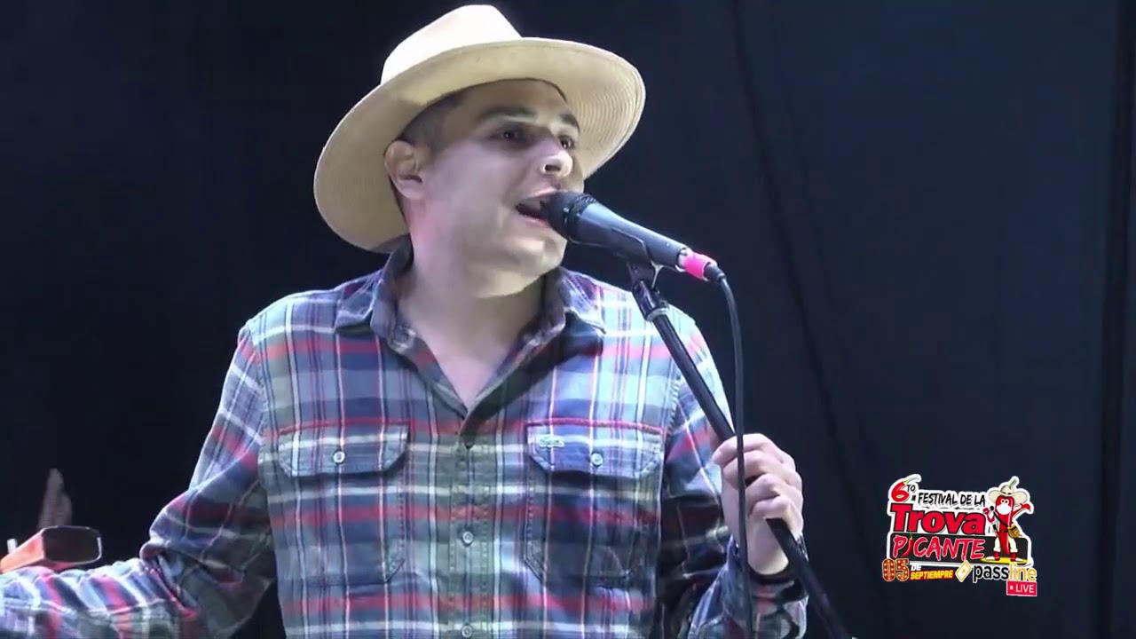 Cocoliso vs JP/ Un borracho le confiesa a un amigo que es gay/ Festival trova picante 2020.