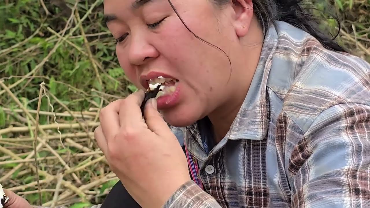 Full Video : Kidnapped by criminals in the forest - Escaping from criminals - My daily life