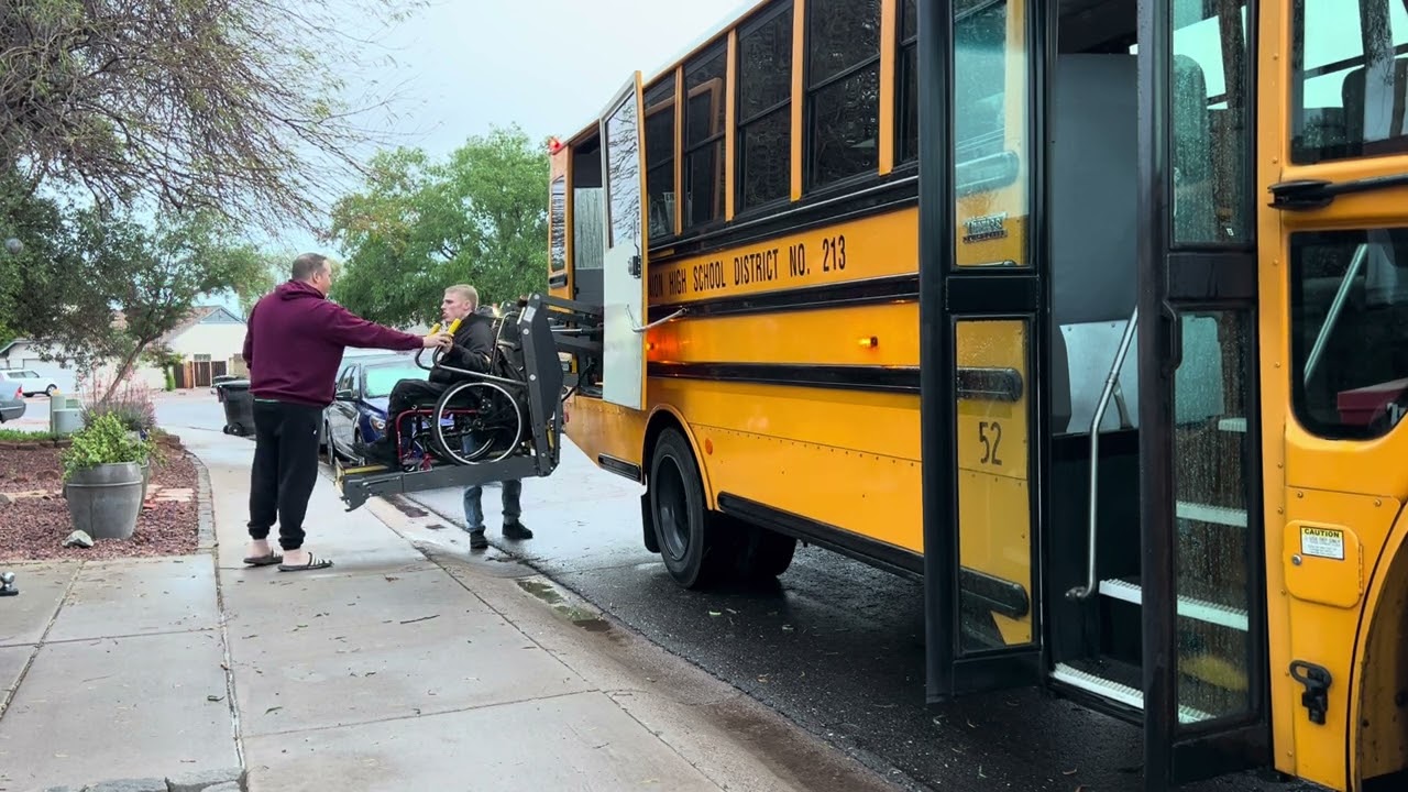 Rainy day Sagan bus