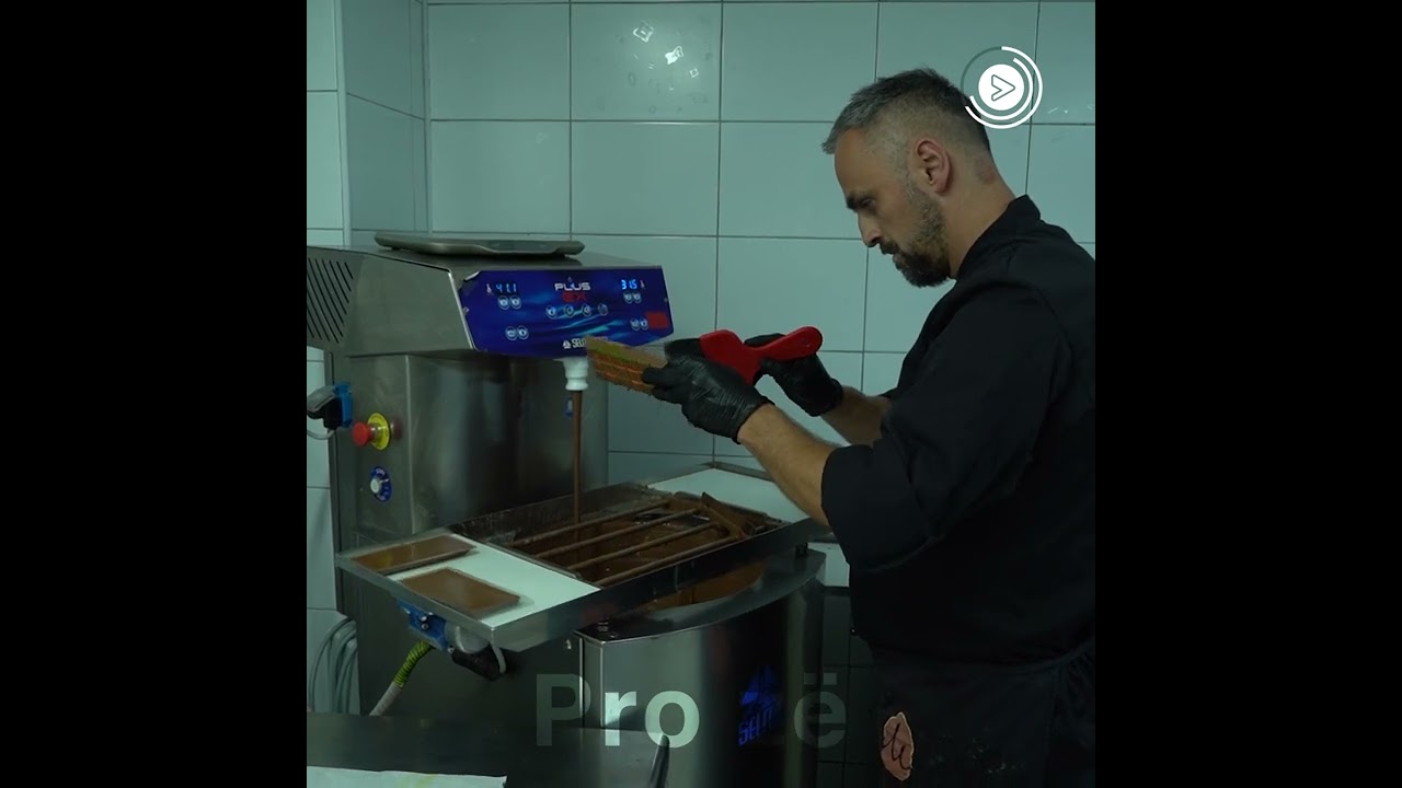 Si bëhet çokollata e Dubait - na tregon ustahi i Missini Sweets