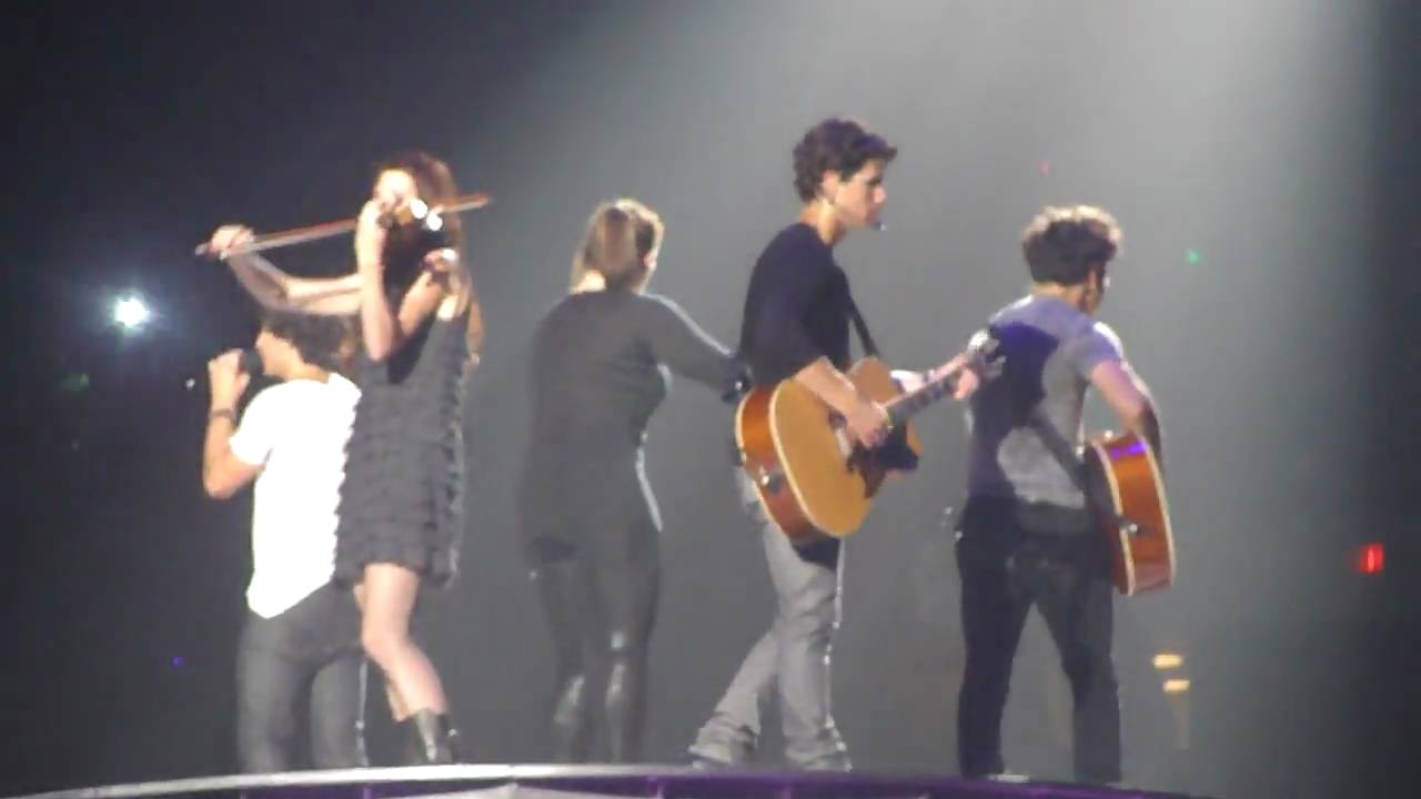 Jonas Brothers World Tour Uniondale 7/20/09 - Gotta Find You