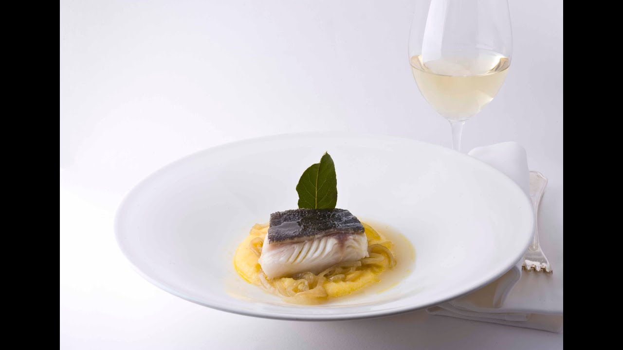 26 MERLUZZO E CIPOLLA CON POLENTA
