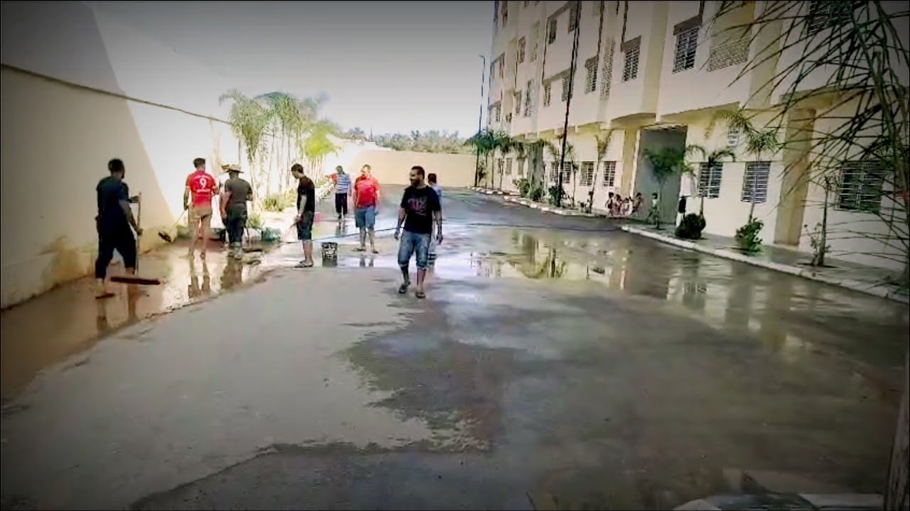 أجواء عملية تظامنية.مع الساكنة..التنظيف ووضع التشوير الأفقي.🛠️