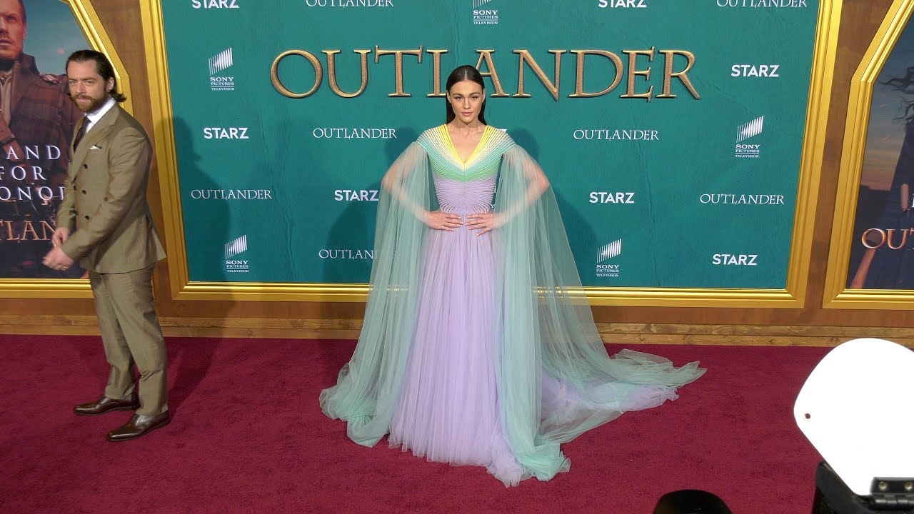 Sophie Skelton STARZ “Outlander” Season 5 World Premiere Red Carpet Fashion