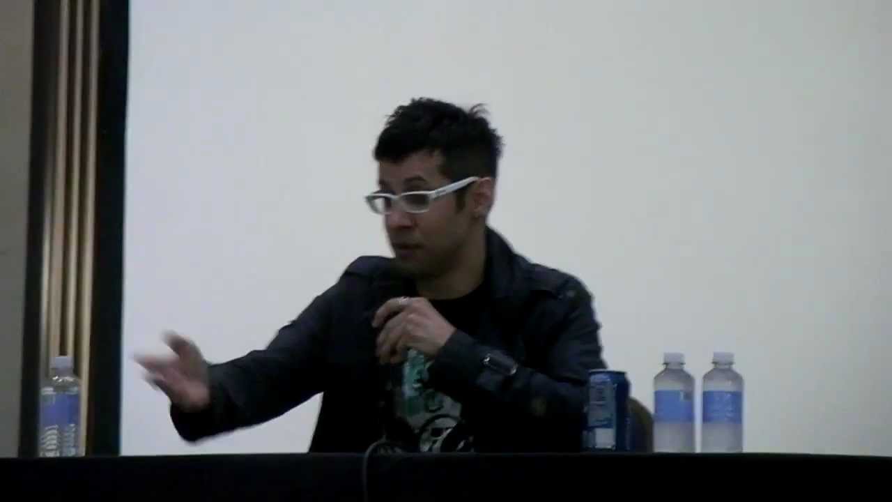 Jhonen Vasquez Sitting at You - InvaderCon 2012