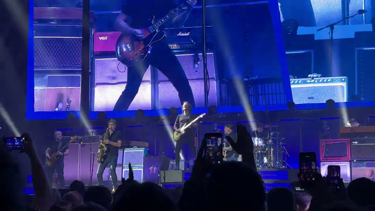 Fito y Fitipaldis - Entre la espada y la pared (En vivo, Bcn 2026)