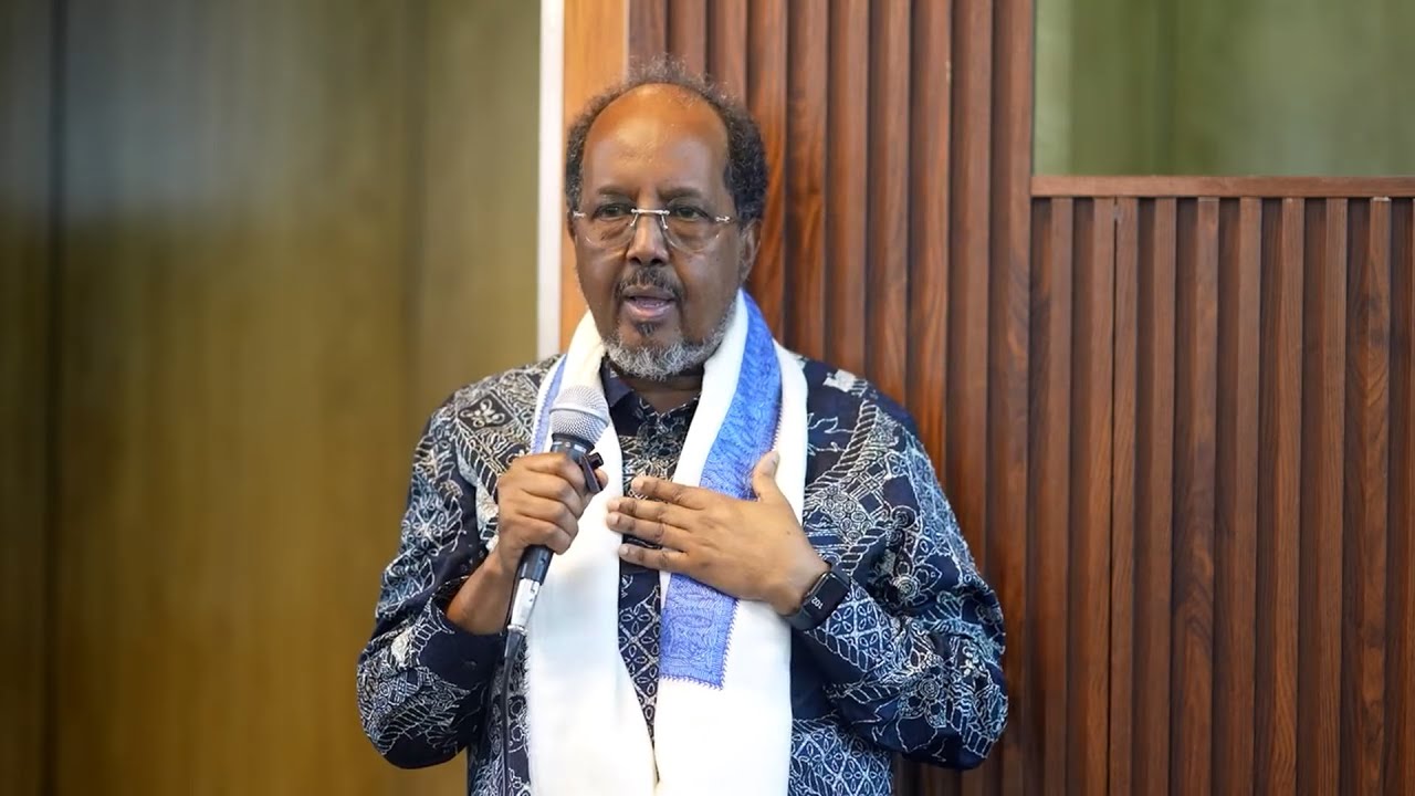 Madaxweymaha JFS Dr. Xasan Sheekh Maxamuud oo Khudbad u  jeediyay shacabka Soomaaliyeed.
