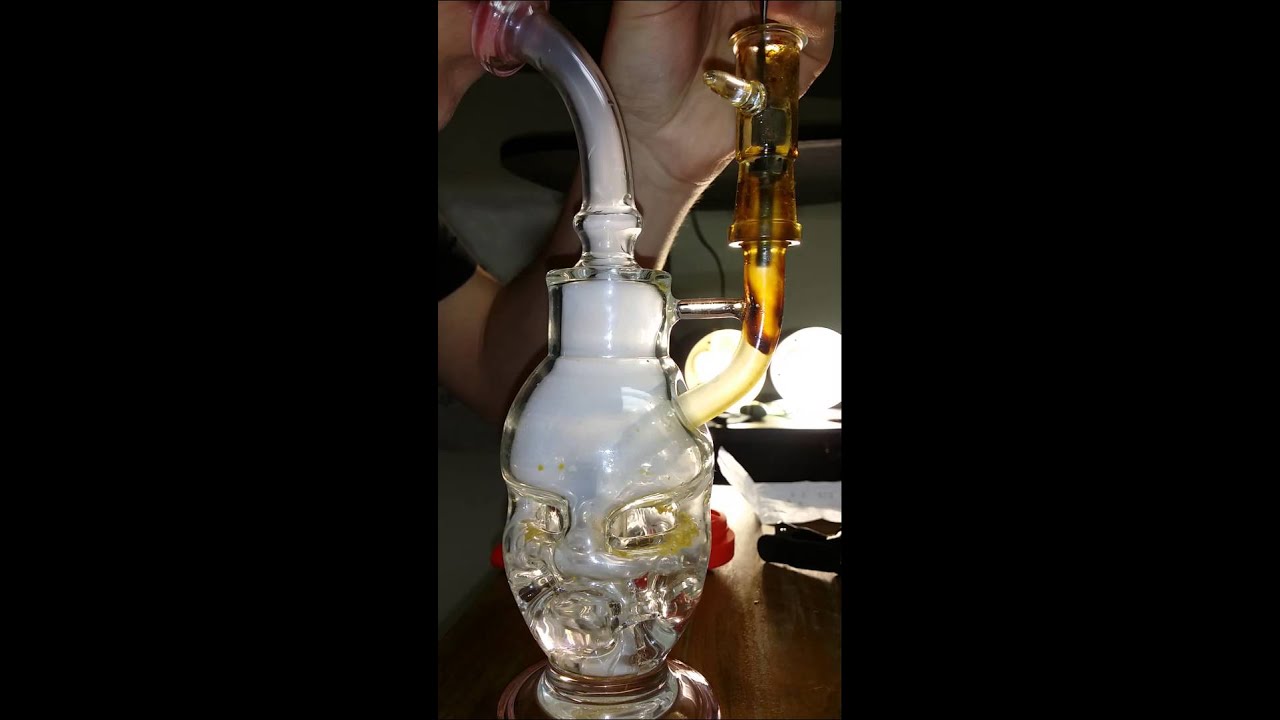 Left handed bhomb of shatter & budder dab