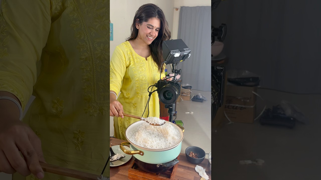 Bounce that rice ✨😅 #bts #details #slowmotion #cinematic #food #commercial