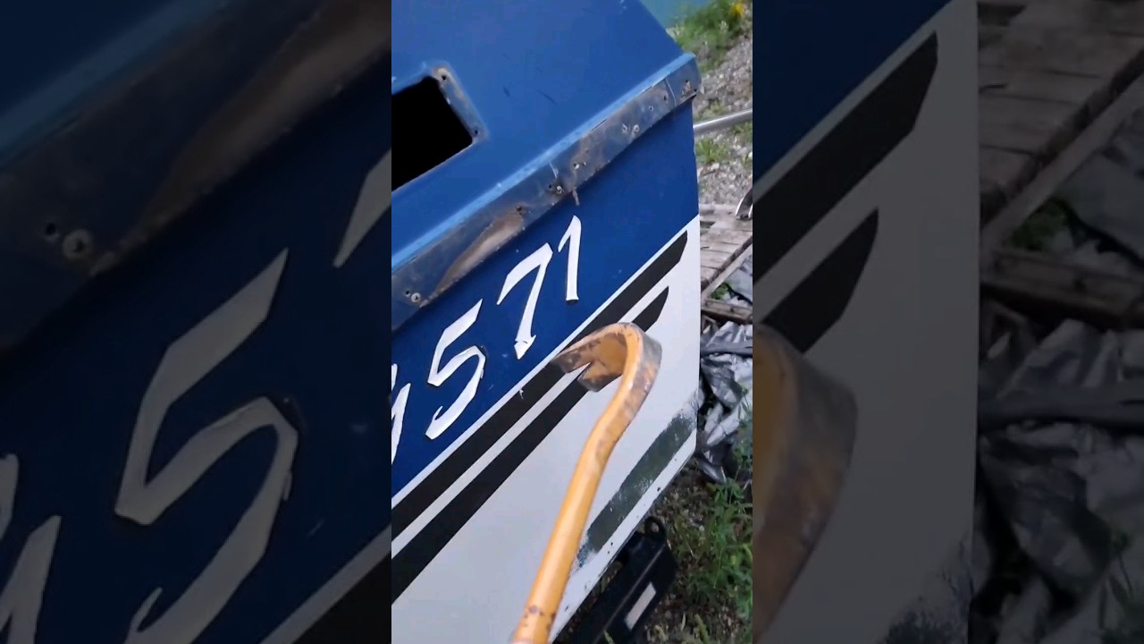 Best Way to Check if your Fiberglass Boat is Rotten 🤣 