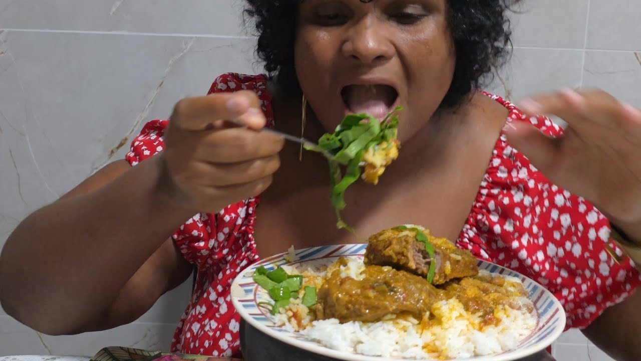 MINHA GENTE HOJE O ALMOÇO TA UMA DELÍCIA largato ao molho Arroz feijão salada 😋😋😋😋Gostoso de mais