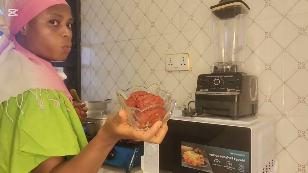 How I make my yummy Jollof rice 🍚😋 with sweet platain,turkey,fish and chicken 🥰 on Wednesday morning