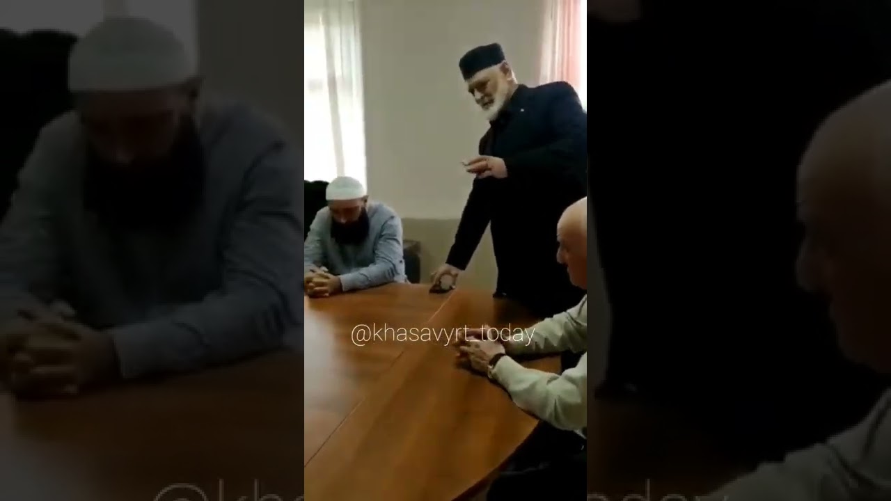 В мусульманском селении С.Осетии директор школы препятствует учащейся в платке посещать уроки