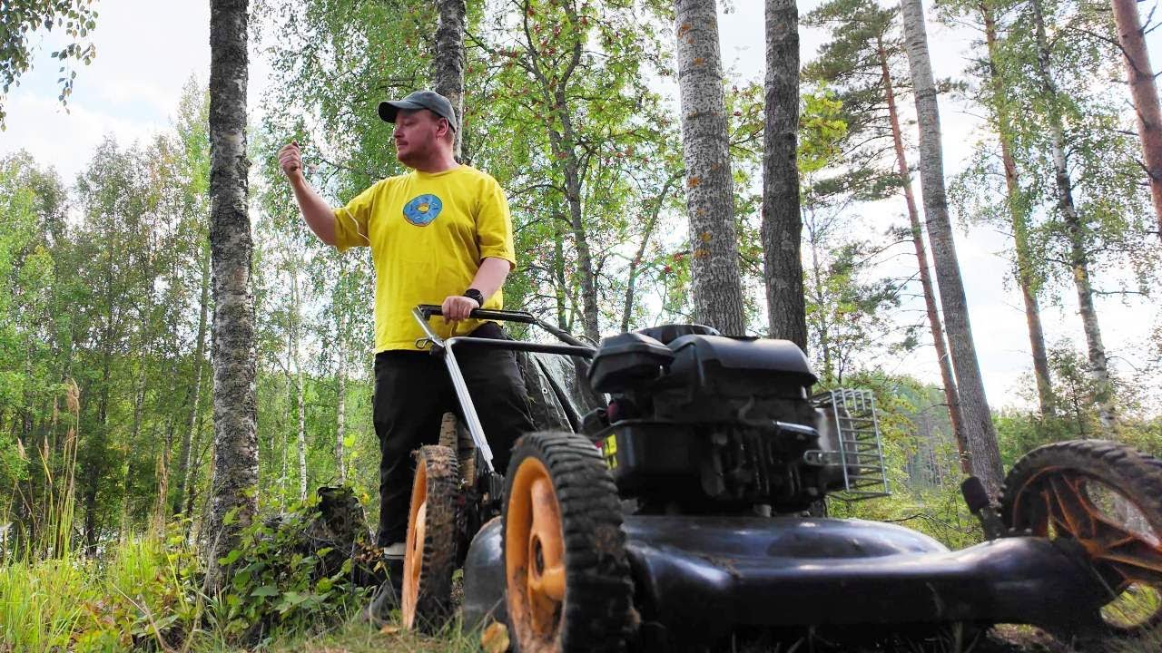 Laiskuudesta kärsii koko äijä - Mökkivlogi 2024