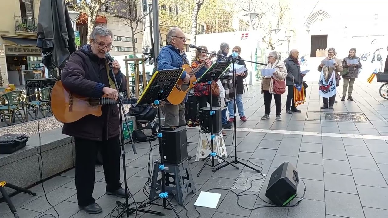 Indignació pel caos de Rodalies pren els carrers de Barcelona. Gent de la Plç. Els E'steves 6/2/24