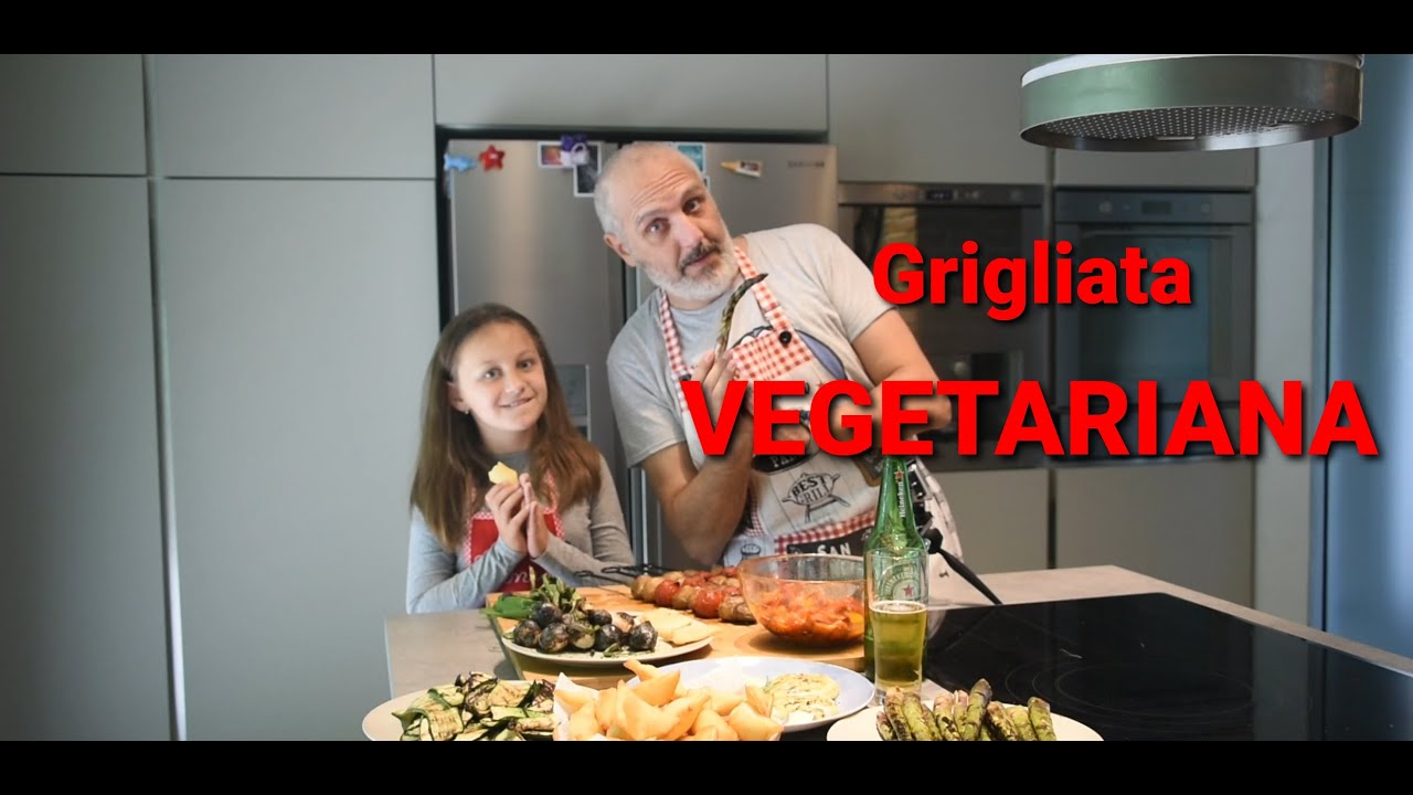 BBQ Grigliata vegetariana, come grigliare verdura e formaggio alla brace sul barbecue.
