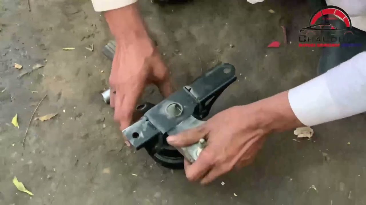 Vitz Car Engine Vibration & Noise Problem|how to check & replace Engine Mount|Chaudhry Motors Worksh
