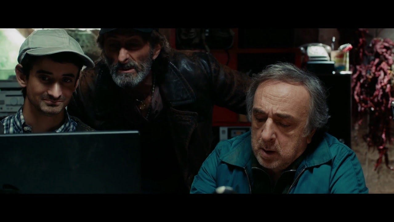 UN PAESE QUASI PERFETTO - Scena del film 