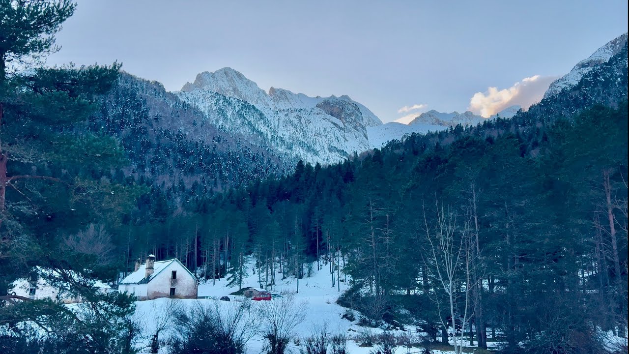 ME ADENTRO EN LAS MONTAÑAS DE ESTE VALLE EN EL PIRINEO | AGUAS TUERTAS