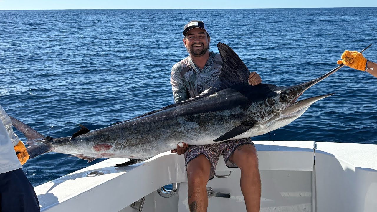Day 1 fishing for Marlins in Cabo San Lucas, México. With Armada Sportfishing in Stricktly Bussines.