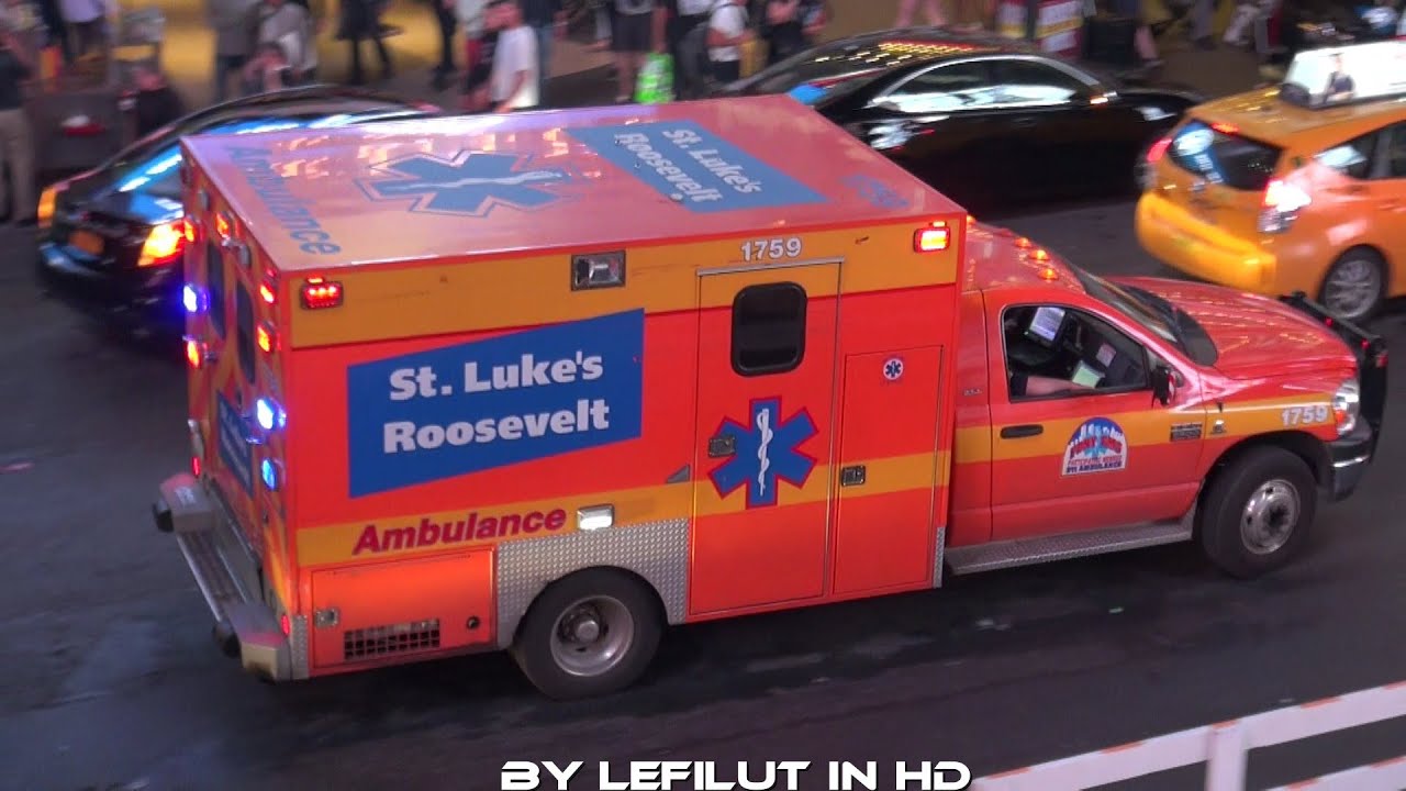 [Red Steps Time Square] AMBULANCE STUCK IN TRAFFIC || NYC