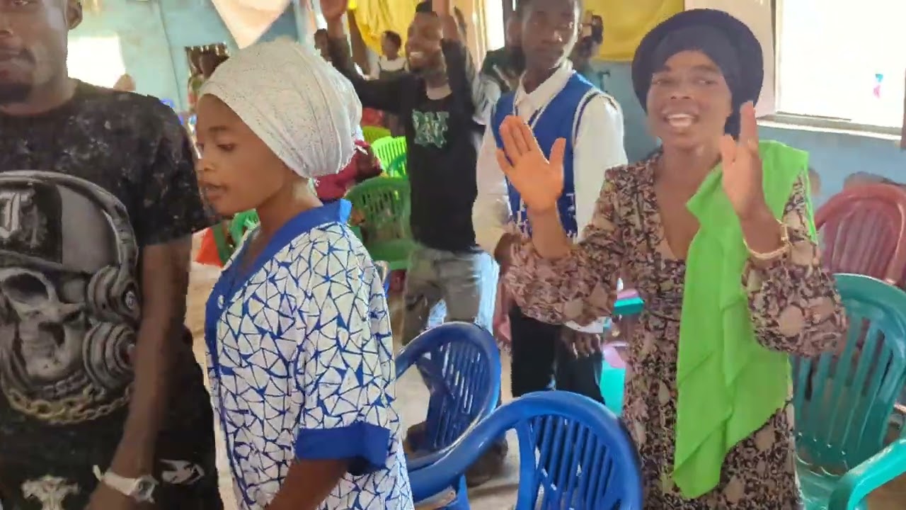 TUWATU HURU WIMBO WA  WOKOVU KWA WATU WOTE 