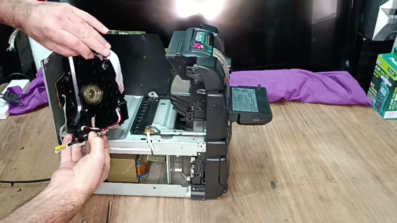 equipo pioneer XR-560F se traba la bandeja