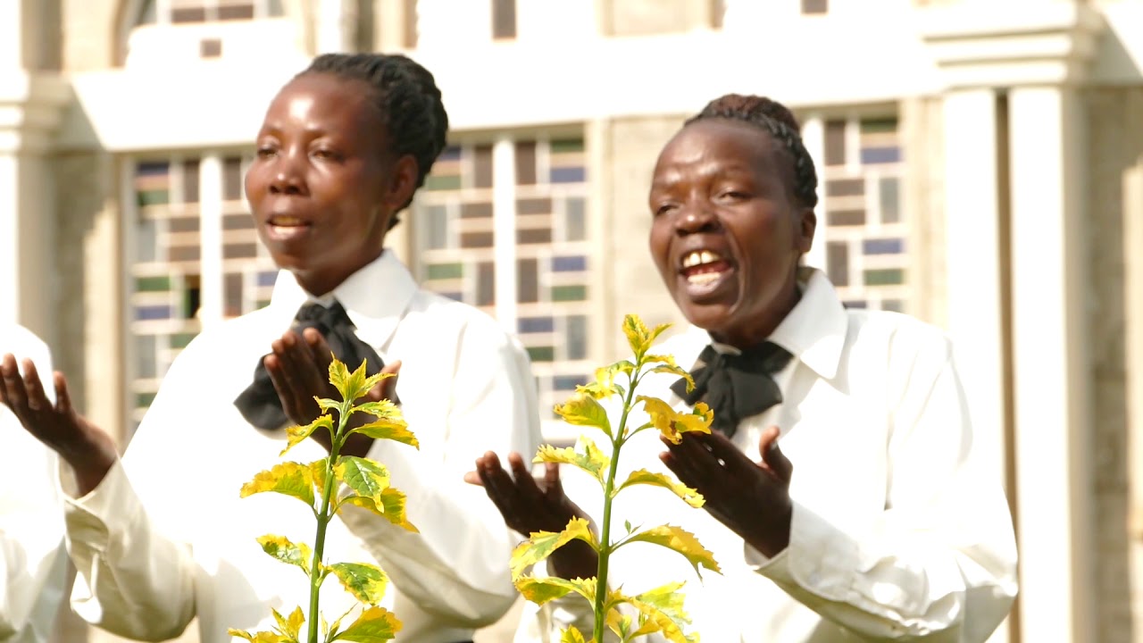 NITAKIPOKEA KIKOMBE-KWAYA YA MOYO SAFI WA MARIA PAROKIA YA MISIKHU JIMBO LA BUNGOMA KENYA