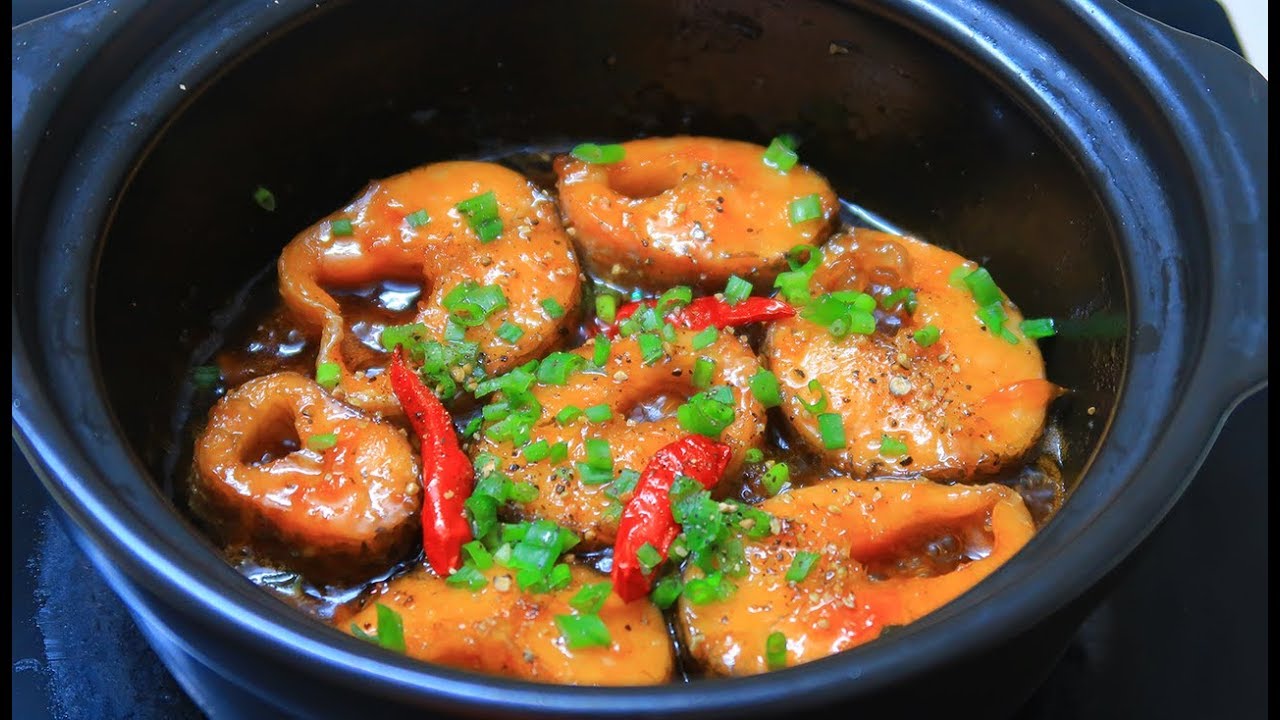 C&aacute;ch l&agrave;m C&aacute; L&oacute;c Kho Tộ Ngon đơn giản tại nh&agrave; / Ăn G&igrave; Đ&acirc;y