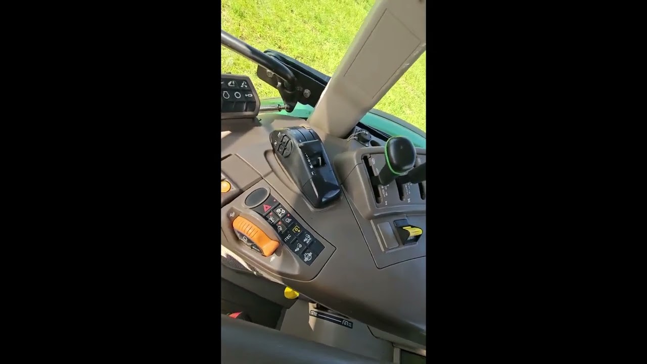 2017 JOHN DEERE 5090R For Sale