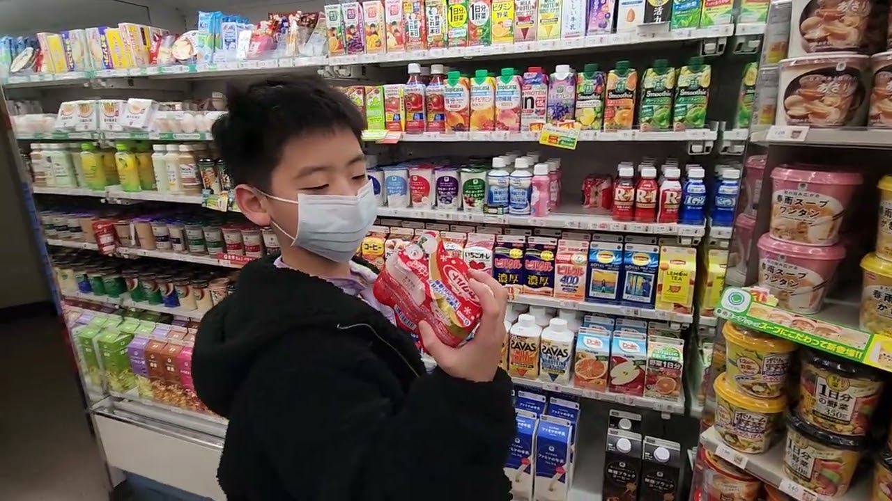 東京深夜跟兒子逛便利商店