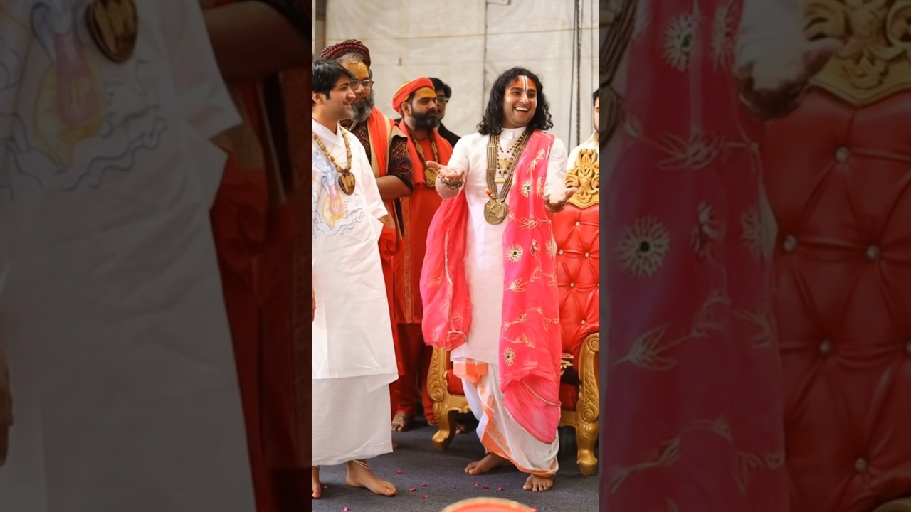 Guru ji Ka dance #aniruddhacharyaji #anirudhacharya #aniruddhacharyajimaharaj #anirudh