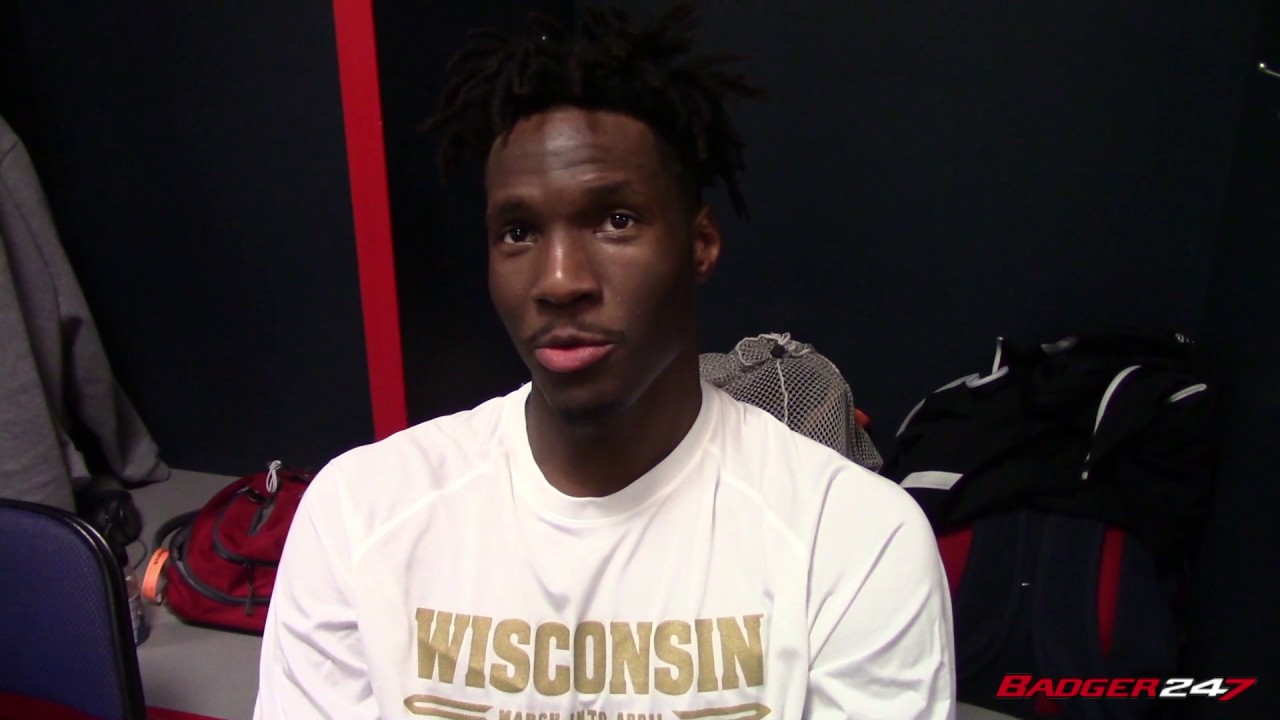 Nigel Hayes Urging Brevin Pritzl to Shoot
