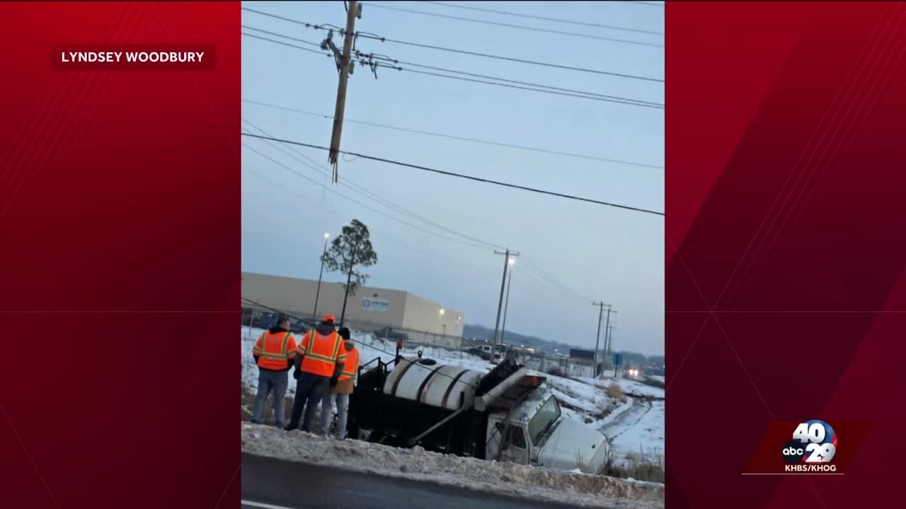ARDOT truck hits power pole in Fort Smith, Arkansas
