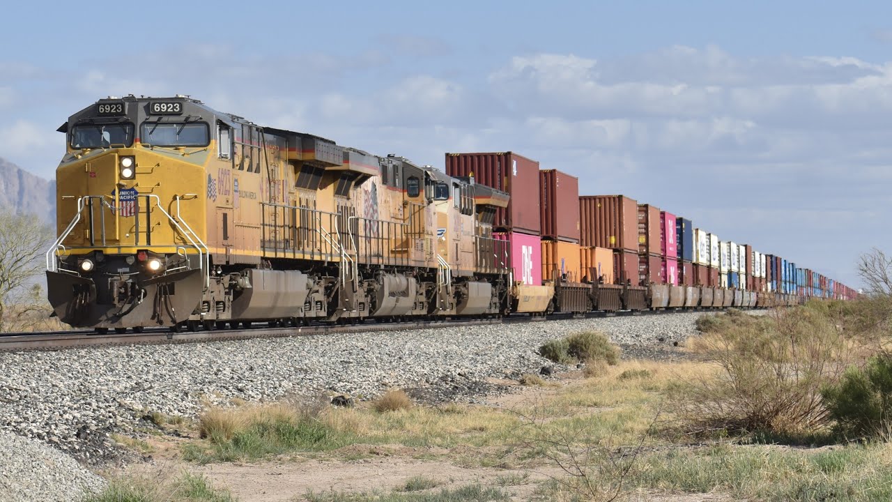 Evening Trains on the Busy Union Pacific Gila Subdivision